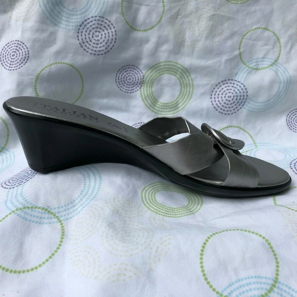 Italian Shoemakers Criss Cross Strap Wedge Sandals - Picture 5 of 8